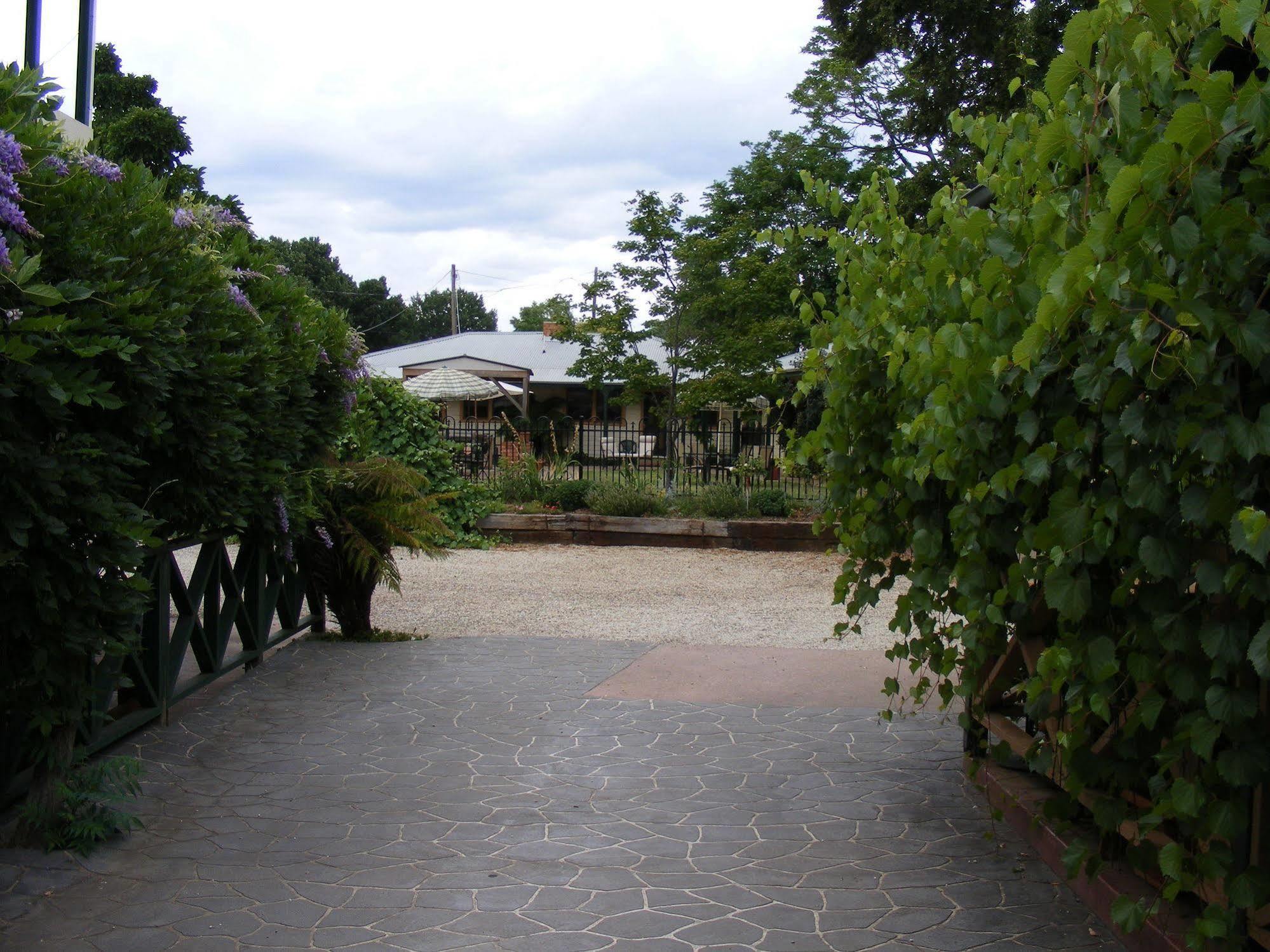 Coach House Inn Bright Zewnętrze zdjęcie